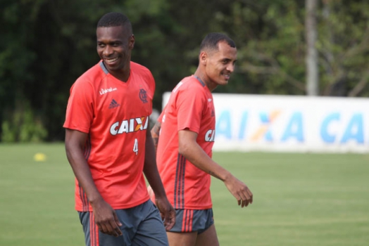 Aos 37 anos, Juan revela desejo de continuar jogando pelo Flamengo