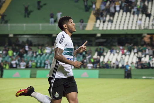 Coritiba x Santa Cruz - Leandro