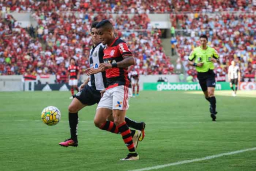 Zé Ricardo agradece à torcida após vitória e garante "Estamos no caminho certo"