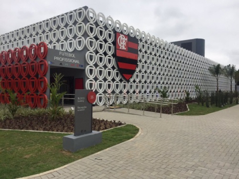 Flamengo rebate acusação de quebra de contrato e promete abrir inquérito administrativo