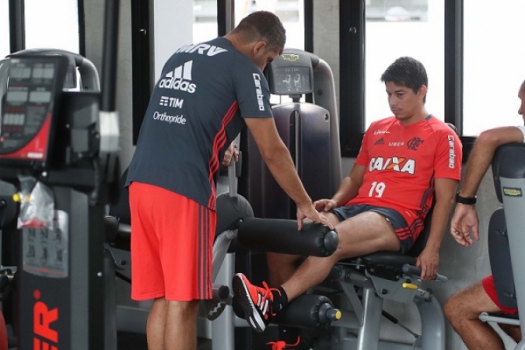 Flamengo fica animado com Conca, mas admite que jogador tem pequena chance de atuar no Carioca