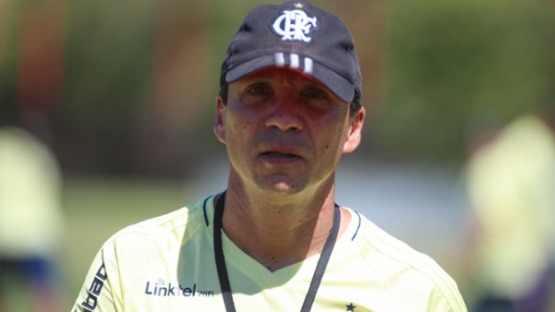 Zé Ricardo ainda não definiu time titular do Flamengo e avalia entrada de Berrío na equipe