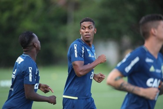 Após suspensão, Berrío volta ao Fla pela Liberta; Ederson pode estrear