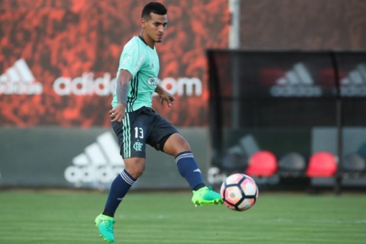 Zé Ricardo faz últimos ajustes no Fla antes de viagem para a Argentina