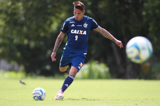 Guerrero e mais dez! Sem Diego, peruano assume protagonismo no Fla