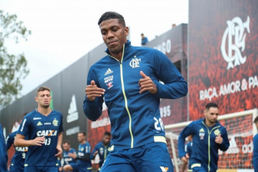 Quanto vale? Fla reduz dívida, mas gastos com gringos são questionados