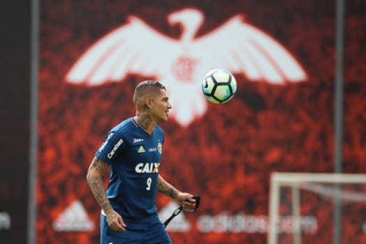 Boa notícia: Guerrero treina e deve ser relacionado contra o Grêmio