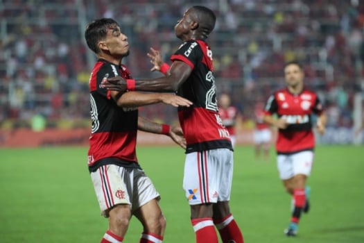 Qual vai ser o ritmo  Rueda analisa opções para definir o 9 do Flamengo