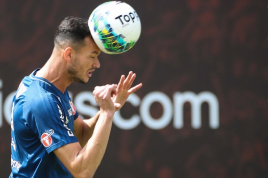 Na volta ao Rio  Réver diz que  nem tudo está errado no Flamengo