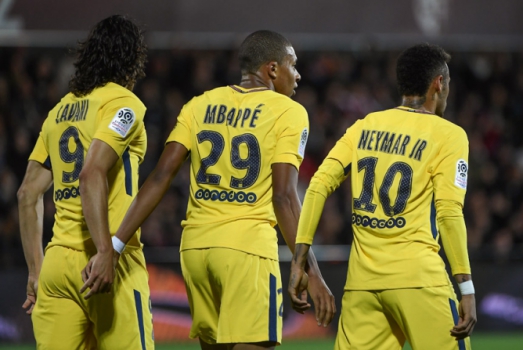 Cavani, Mbappe e Neymar juntos? PSG aplicou goleada de 5 a 1 sobre o Metz