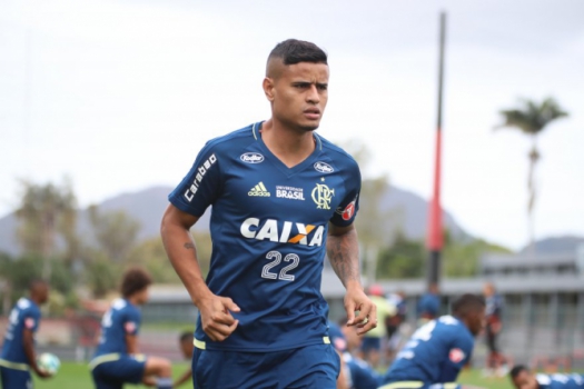 Carrasco do Flu nas decisões, Everton é aposta do Fla no clássico