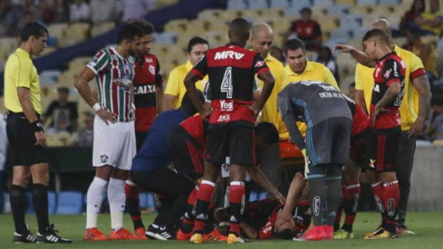 Baixa: Réver tem lesão confirmada no ligamento do joelho direito