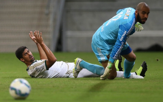 Leandro Almeida ainda não tem clube definido para 2018