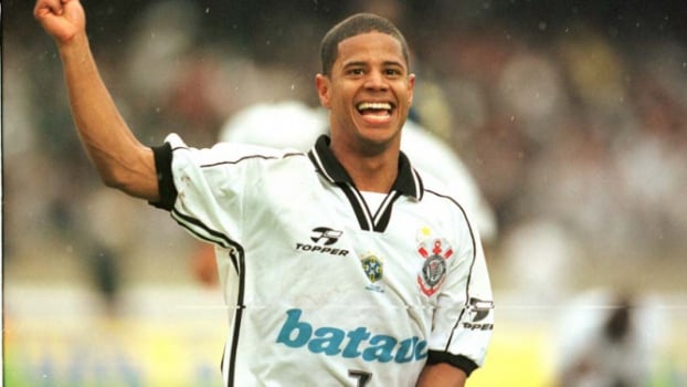Há 25 anos, Marcelinho marcava primeiro gol pelo Corinthians
