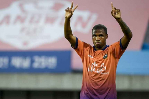 Diego Maurício fala sobre momento na Coréia do Sul e diz acompanhar o Flamengo