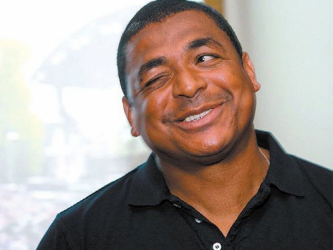 Vampeta esbanja confiança e aposta em Cássio como herói do título