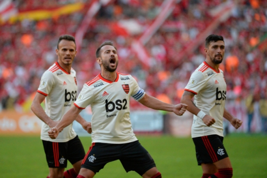 Lei Do Ex Com Gol De Guerrero Internacional Vence O Flamengo Lance