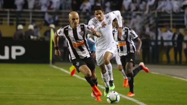 Chará faz dois, Atlético-MG vira sobre o Santos e avança ...