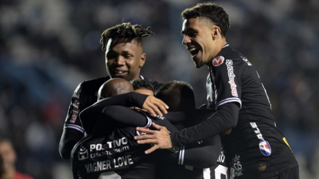 Apesar dos gols, Love cita jogo em casa como determinante em classificação