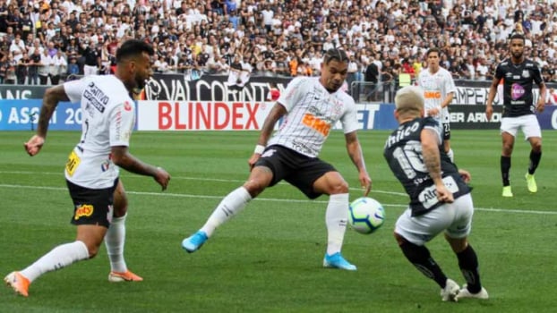 [COMENTE] Como você avalia o desempenho do Corinthians no empate contra o Santos?