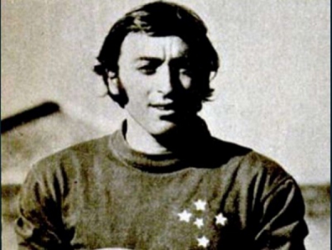 Natal, o "Diabo Loiro", infernizava as defesas adversárias no timaço dos anos 1960 e início da ´decada de 1970. Fez parte do time que bateu o poderoso Santos de Pelé, em 1966.