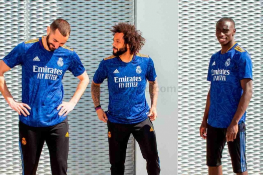 uniforme azul do real madrid
