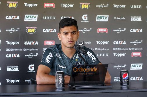 Atlético-MG renova com o lateral-esquerdo Hulk por três anos | LANCE!