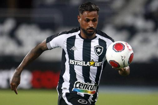 ​Diego Gonçalves promete 'vender caro' titularidade após primeira assistência do Botafogo em 2022