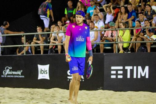Baran es Brasil en las semifinales de individuales de Copacabana Seguir