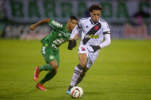 Otras opciones no se afianzan, y Figueiredo gana espacio al Vasco aún sin gol