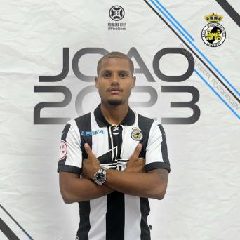 Joao Pedro, revelado en el sitio del Vasco, fue anunciado por la Ropa de la Tercera División de España.