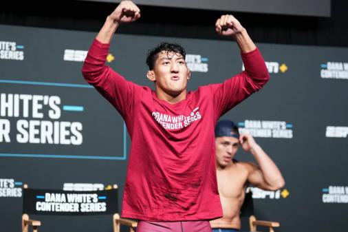 El mexicano de 17 años se convierte en el peleador más joven en la historia de UFC