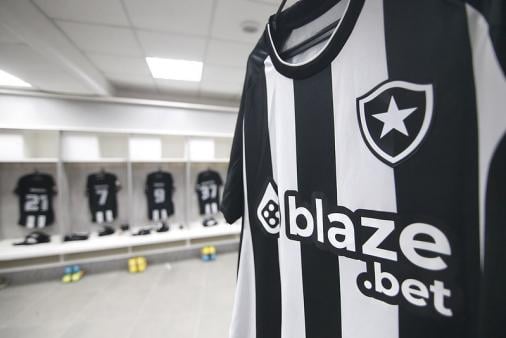 Textor quiere estandarizarse en una red de clubes, y Botafogo Adidas es proveedor de uniformes