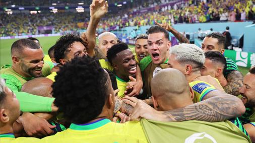 WM: Brasilien schlug Deutschland und verzeichnete damit die längste ungeschlagene Serie in der Gruppenphase der Geschichte