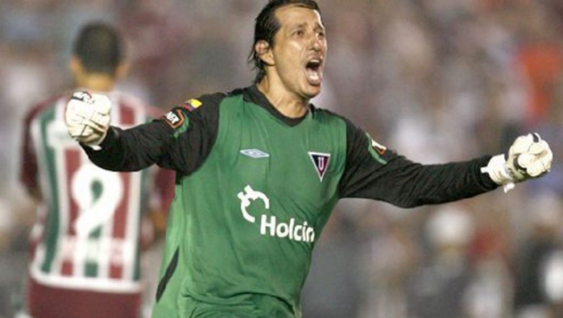 7º - LDU-Equador - 2 títulos - Sim, entre os maiores campeões do Maracanã nós temos um equatoriano. O time da LDU foi campeão duas vezes no estádio, em ambas batendo o Fluminense na decisão: em 2008, pela Libertadores, e em 2009, pela Sul-Americana. 
