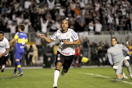 Emerson Sheik - Corinthians 2 x 0 Boca Juniors - 2012 - Os dois gols de Sheik na final da Libertadores contra o Boca estão guardados na memória do torcedor corintiano. No primeiro, ele recebeu de Danilo e marcou. Já o segundo, arrancou e tocou na saída do goleiro.