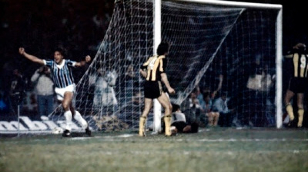 1983 - Grêmio x Penãrol (URU) - Campeão: Grêmio