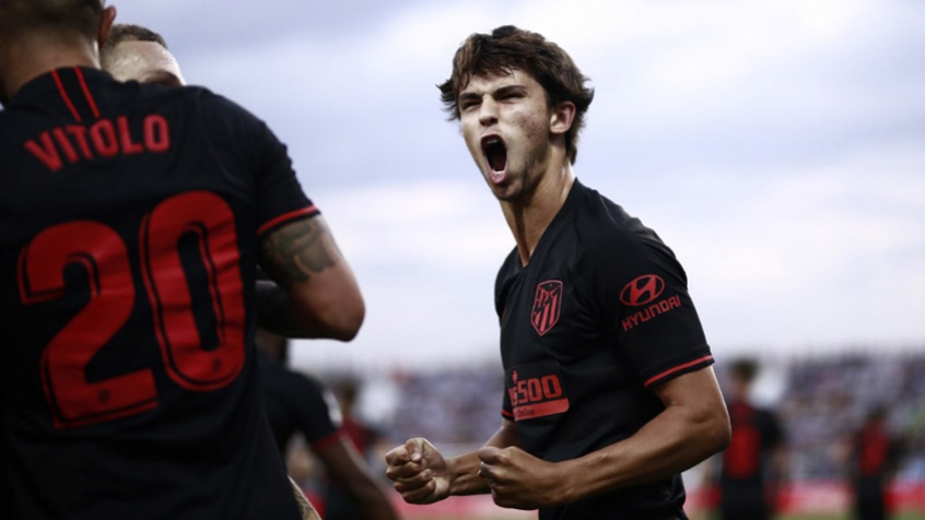 Transferência recorde - Em julho de 2019, o Atlético de Madrid contratou João Félix por 126 milhões de euros (R$ 543 milhões na cotação da época) e se tornou o quarto jogador mais caro da história, atrás apenas de Neymar, Coutinho e Mbappé. É também a contratação mais cara do Atlético de Madrid.