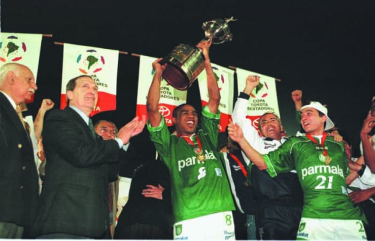 Em 16 de junho de 1999, o Deportivo Cali dificultou, mas o sonho da Libertadores virou realidade para o Palmeiras. Após perder a ida por 1 a 0, na Colômbia, o Verdão fez jogo tenso no Palestra Itália, mas venceu por 2 a 1 (gols de Evair e Oseas) e o esperado título veio com triunfo nos pênaltis, por 4 a 3.