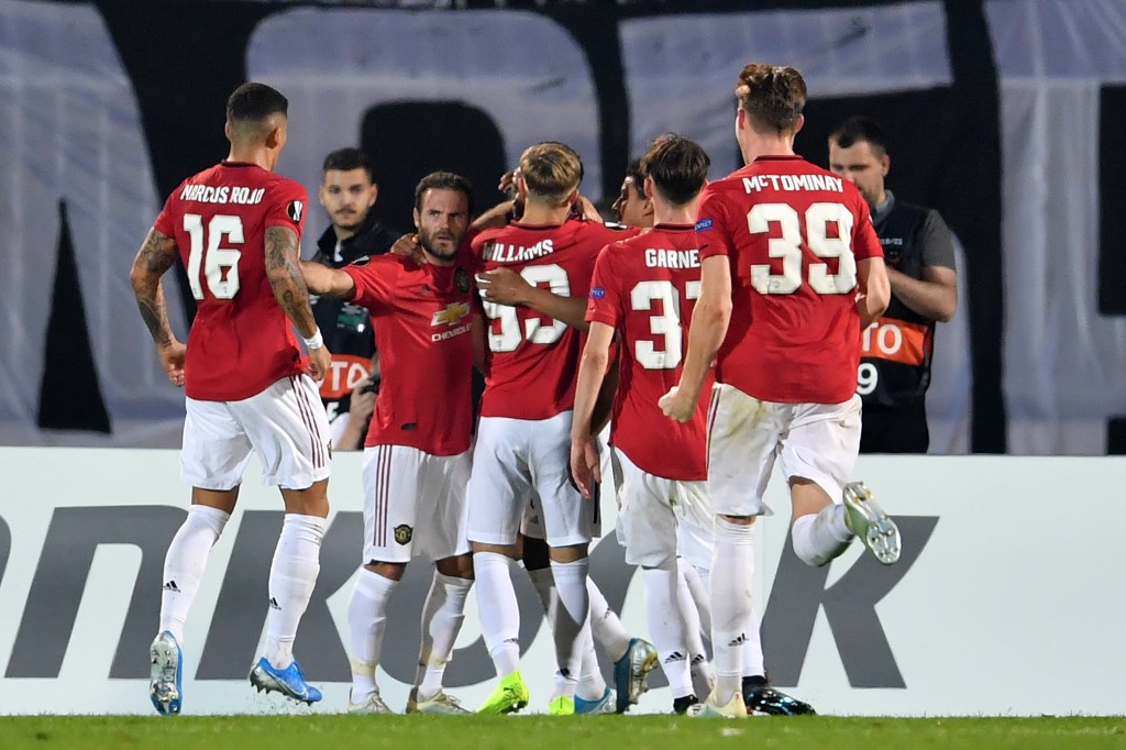 Manchester United - De Gea, Wan-Bissaka, Lindelöf, Maguire, Williams; Van de Beek, Pogba, Bruno Fernandes; Greenwood, Martial e Rashford. Técnico: Solskjaer