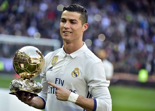 2016 - Cristiano Ronaldo (Real Madrid) / 2º lugar: Lionel Messi (Barcelona); 3º lugar: Antoine Griezmann (Atlético de Madrid)