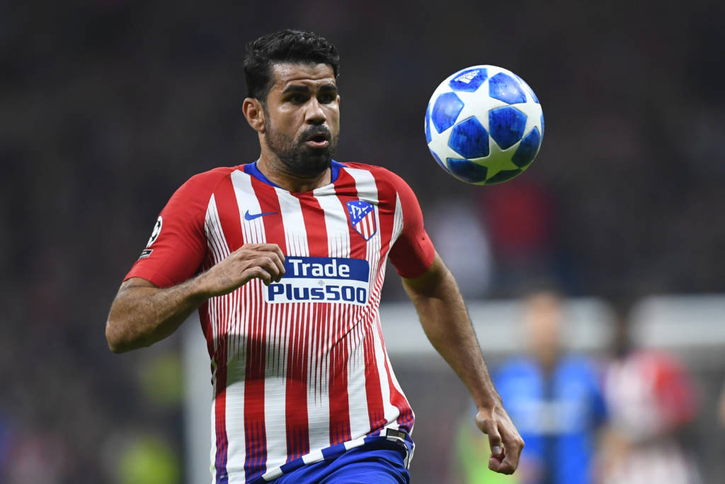 FECHADO - Diego Costa confirmou que será jogador do Atlético-MG. O clube e o jogador chegaram a um acordo, e o atacante de 32 anos irá defender o time mineiro até o fim de 2022. O alvinegro de Minas conseguiu chegar a um denominador comum com o staff de Diego, que pedia garantias financeiras para que ele assinasse um contrato.