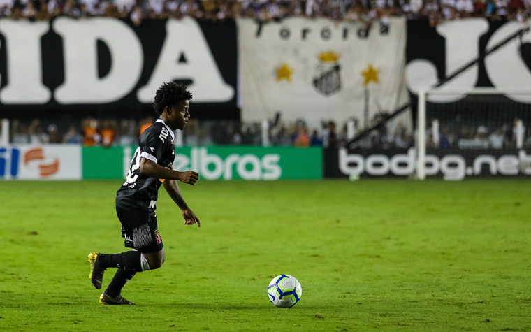 Lucas Santos está de volta ao Vasco. O CSKA, da Rússia, não exerceu a opção de compra do jovem e liberou o meia para retornar ao Brasil. O valor era de 4,8 milhões de euros (cerca de R$ 22 milhões). A negociação ainda pode voltar a ser aberta na próxima janela de transferências.