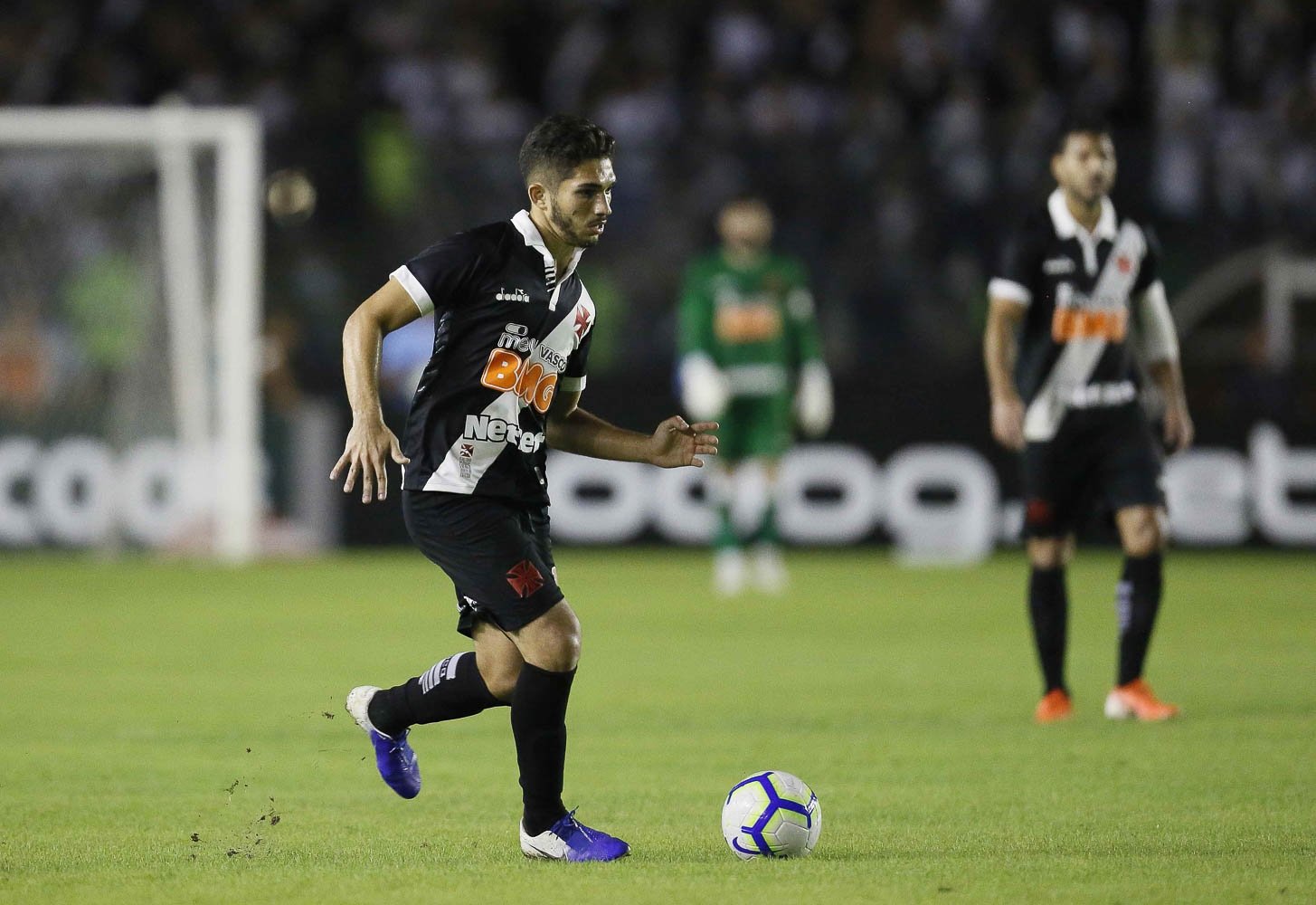 11º - Vasco 2x1 São Paulo - Campeonato Brasileiro 2020. Andrey tocou para Cano que chutou no canto.
