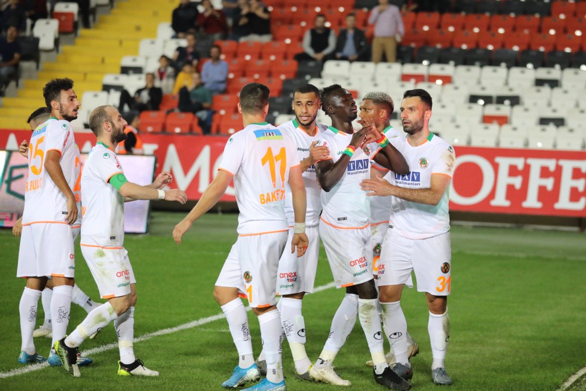 Campeonato Turco - Alanyaspor (foto) x Trabszonspor, segunda-feira, 15h - DAZN