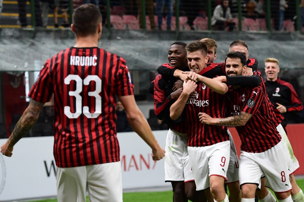 A equipe do Milan também chegou em cinco finais da Champions desde 1993, nos anos de 93, 94 2003, 2005 e 2007. Venceu quatro, em 93, 2003 e 2007.