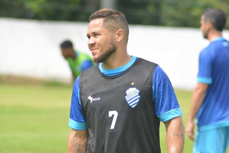 Madson, atacante que teve rápida passagem pelo CSA em 2019, foi dispensado pelo clube alagoano e está sem time para esta temporada. 