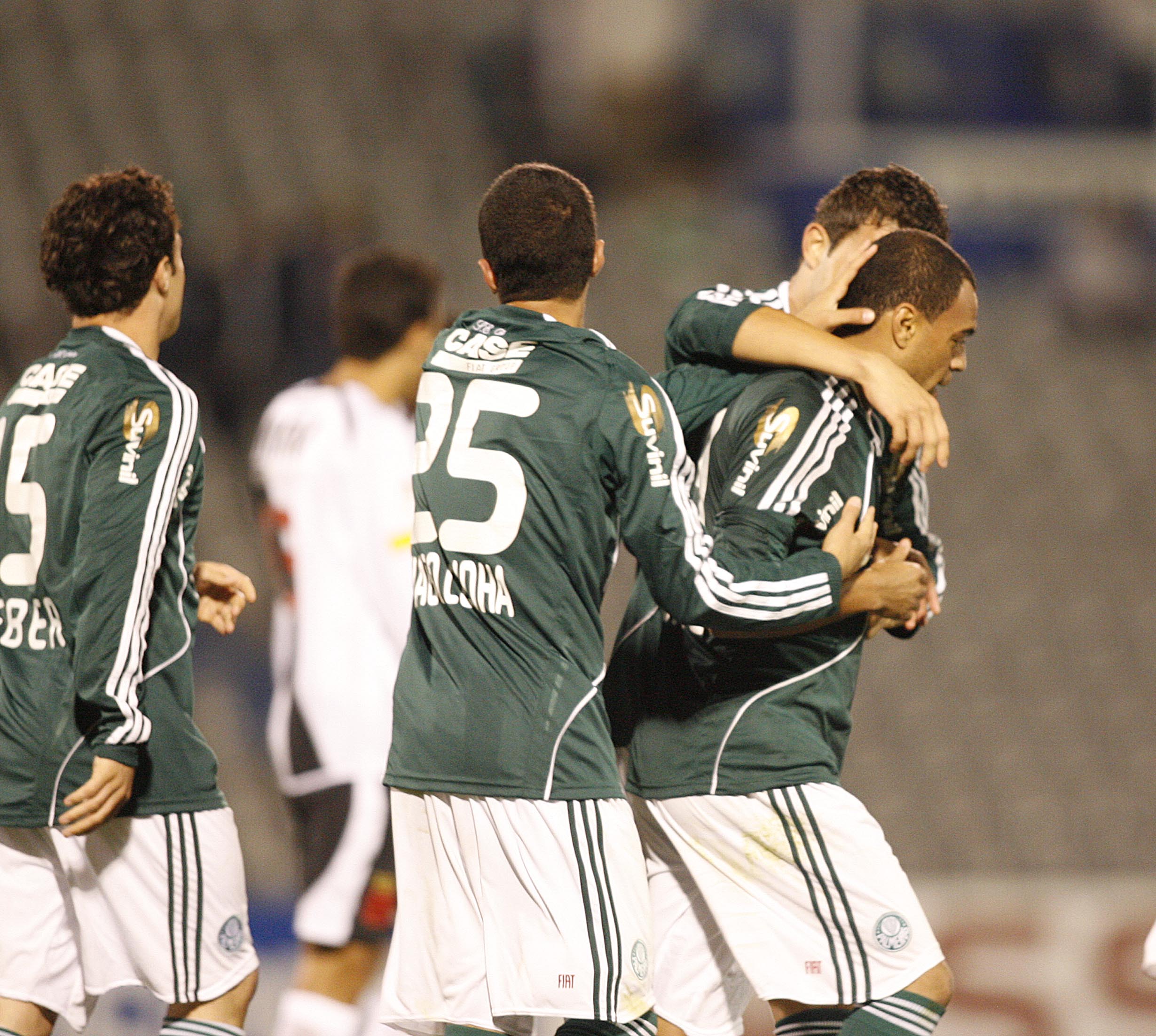 2008 - 4ª posição - 65 pontos: 38 jogos/19 vitórias/8 empates/11 derrotas