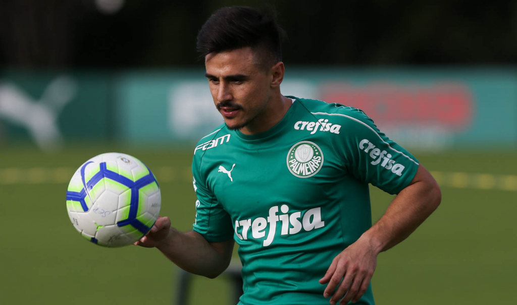 Após a recusa de Rony, o Palmeiras segue atento ao mercado em busca de um atacante. Com a boa fase de Willian, porém, o clube paulista não tem tanta pressa para fechar com um novo nome.