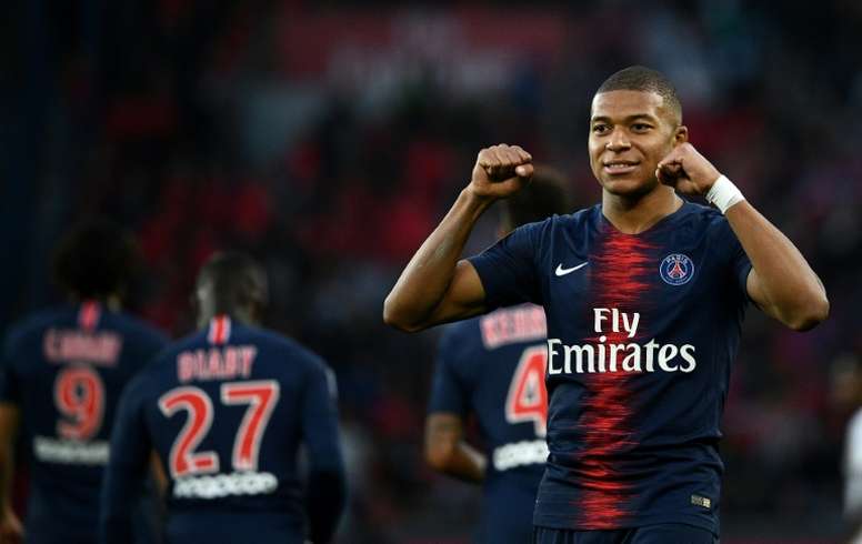 2 - Kylian Mbappé - Monaco para o PSG em 2017 - 180 milhões de euros